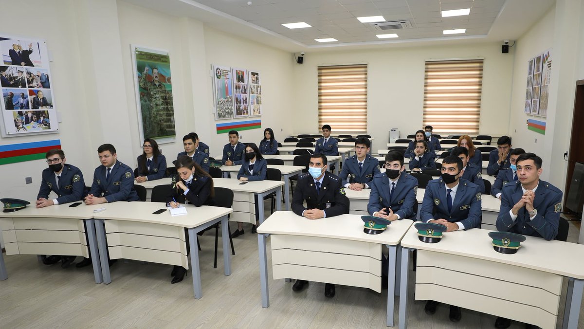 GomrukAkademiya's tweet photo. Gömrük Akademiyasında "Enactus" proqramı haqqında infosessiya keçirilib.

Ətraflı:
https://t.co/tno55pP4Q8 https://t.co/ayeh0akHvU