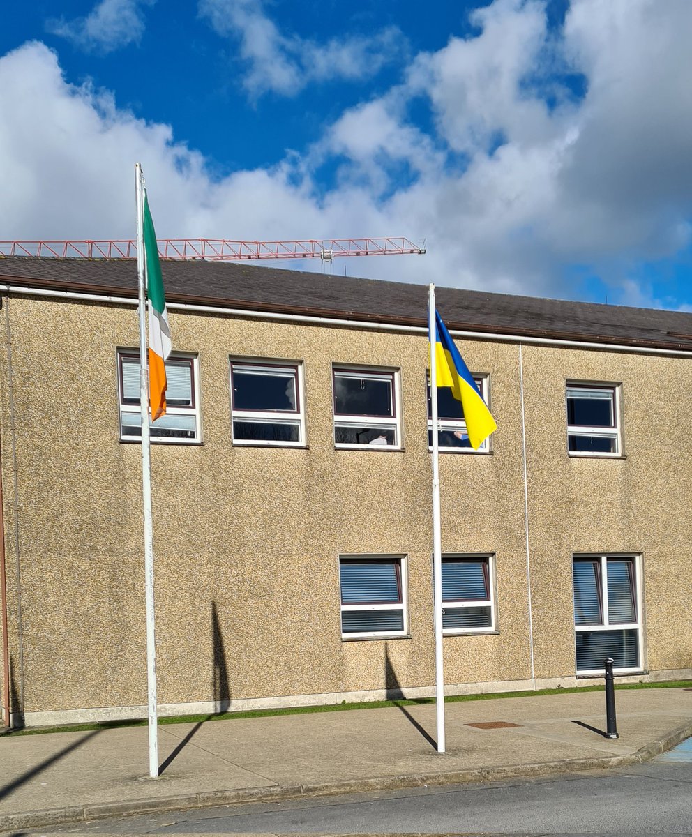 UHW_Waterford's tweet photo. A show of solidarity with our Ukrainian friends #StandWithUkraine #WeStandWithUkraine @HSELive @HSE_HR @HrSswhg https://t.co/9lDGdUWOP9