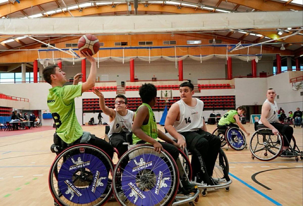 FEDEDDF's tweet photo. 🏀🏀 Jornada matutina del Campeonato de 🇪🇸 de baloncesto en silla de ruedas en edad escolar

Cataluña 42 - 32 País Vasco
Comunidad de Madrid 40 - 10 Murcia
 
Polideportivo La Luz de #TresCantos 

📸 @MichaelTubia 
#baloncesto #basket @Fundacion_ONCE https://t.co/EWSe96tUyu