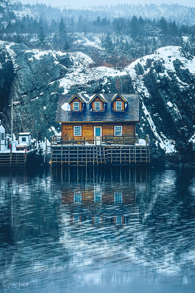 gord_follett's tweet photo. Winter blues Quidi Vidi Village St.John's Newfoundland.
#newfoundland https://t.co/Ve45Cedv1k