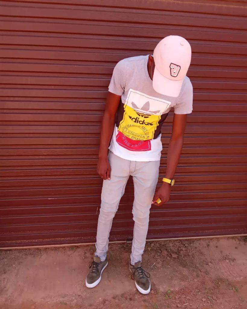 CrashMaster_dj's tweet photo. Ready when you are. Let's meet at Mcwembeni Braai later today for some #MasterGroove vibes π€ https://t.co/bSMya7T3uj