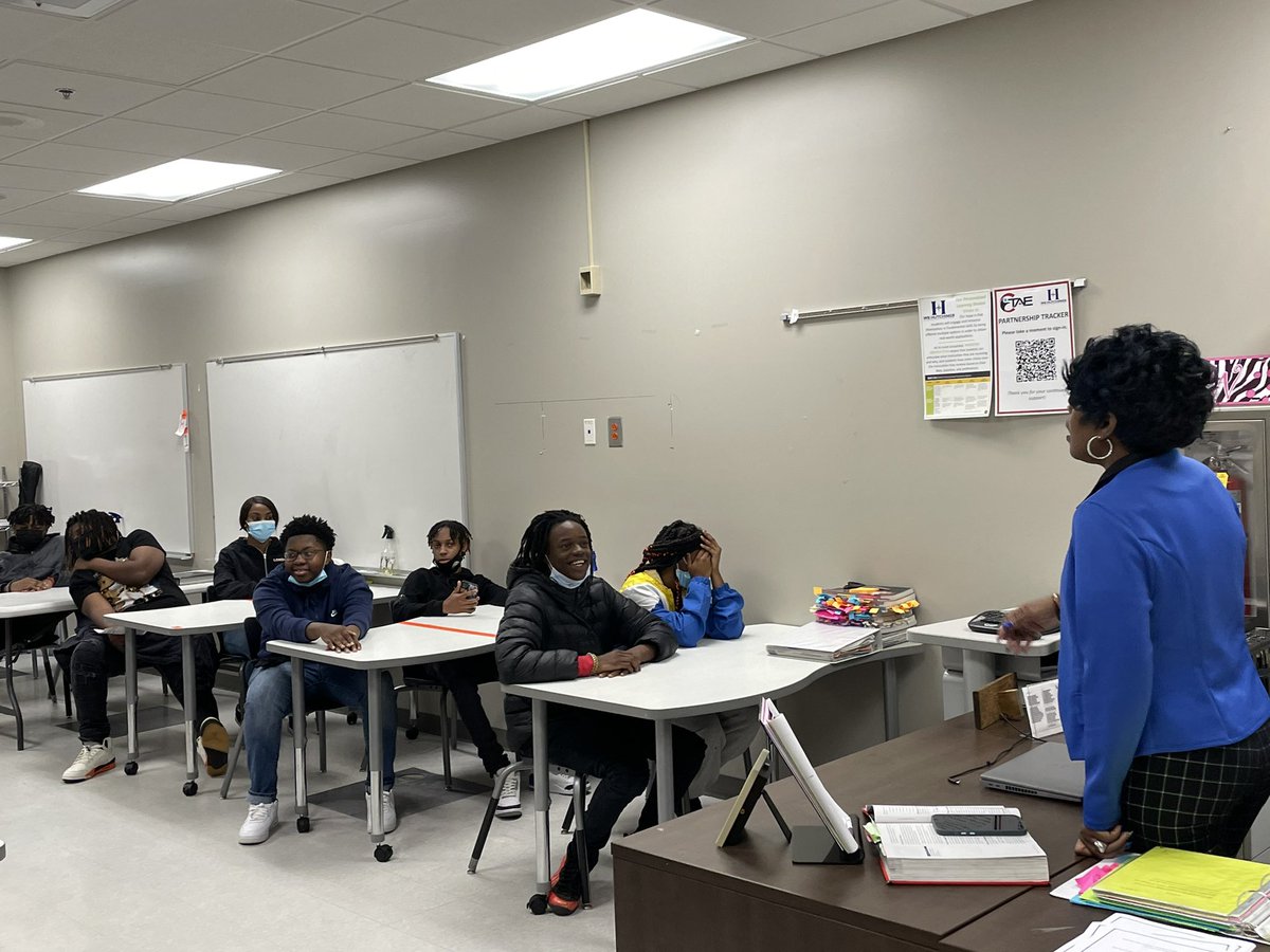 DrMHBullard's tweet photo. Partnerships Prepare Students to Compete Globally! Twiggs County High School students toured Hutchings College and Career Academy (Bibb) this week! We’re Partnering to expand career pathways for our scholars! Thanks to my VIP Family! Partners for Life! #TCPSOfficial #BibbVIP https://t.co/FrjJ7OOto4