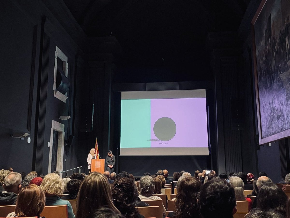 "Som les #dones del present les que hem de viure aquesta #NormalitatFeminista i, per tant, treballar des d’institucions i entitats per fer-la realitat avui", <a href="/taniaverge/">Tània Verge Mestre</a>.

Commemorem el #8M, Dia Internacional de les Dones, a la ciutat de #Girona.

🟣 Fem #CatalunyaFeminista!