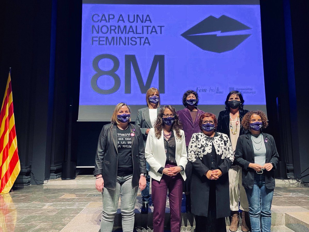 igualtatcat's tweet photo. "Som les #dones del present les que hem de viure aquesta #NormalitatFeminista i, per tant, treballar des d’institucions i entitats per fer-la realitat avui", @taniaverge.

Commemorem el #8M, Dia Internacional de les Dones, a la ciutat de #Girona.

🟣 Fem #CatalunyaFeminista! https://t.co/oejRPOimmC