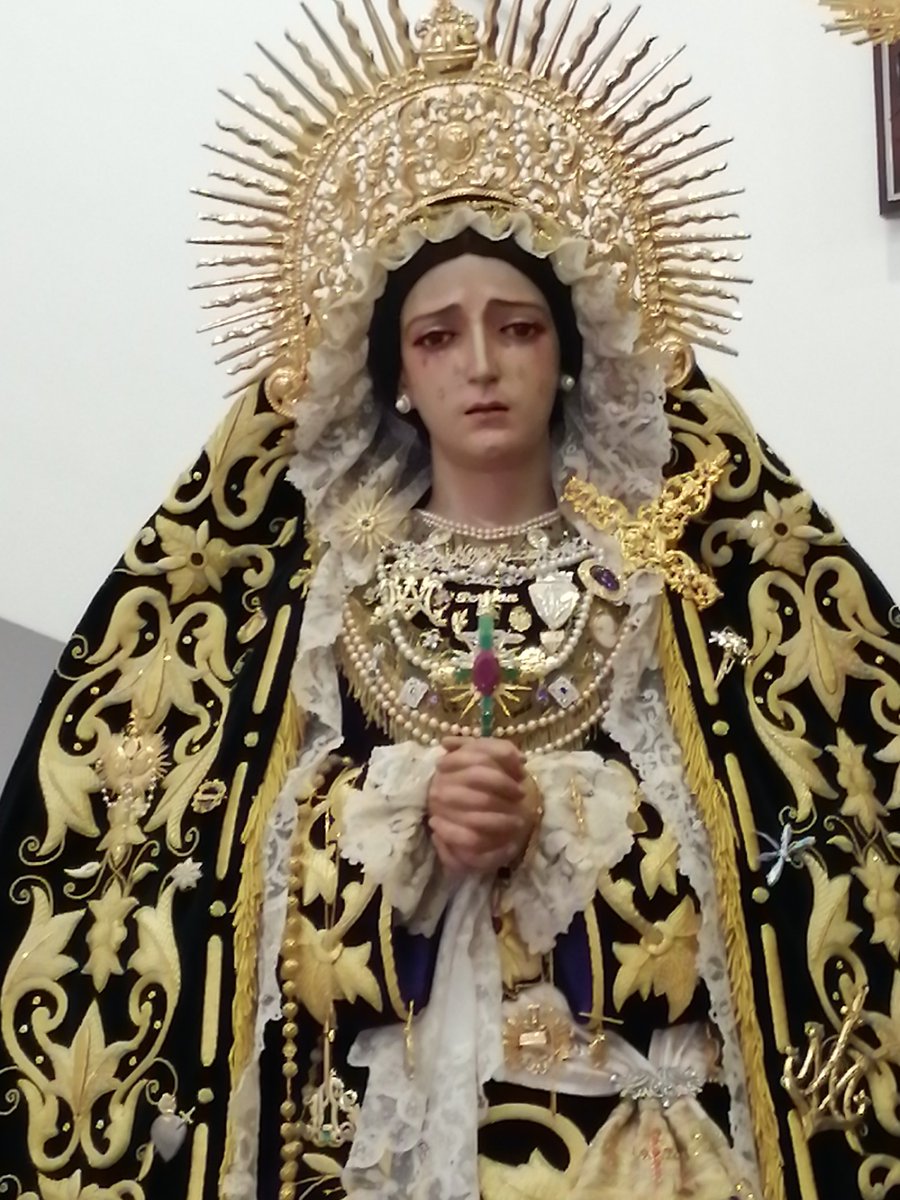 StmaGuadalupe's tweet photo. Esta tarde,  nuestros hermanos de @hnuevaesperanza participan en el VÍA CRUCIS MAGNO organizado por la Agrupación de Cofradías representando 7 Estación.
Desearles lo mejor en esta jornada de oración y esperando que les sea ricos en frutos espirituales #CofradíasMLG #VisperasMLG https://t.co/LXXQ6gBQQF