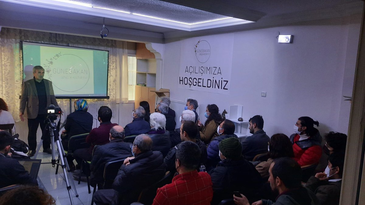 Düş yolcumuz Cebrail Günebakan'ın babası Hacı Günebakan aramızda.

Bizi yalnız bırakmayan Suruç Aileleri'ne bir daha teşekkür ediyoruz🌻

#GünebakanGençlik
