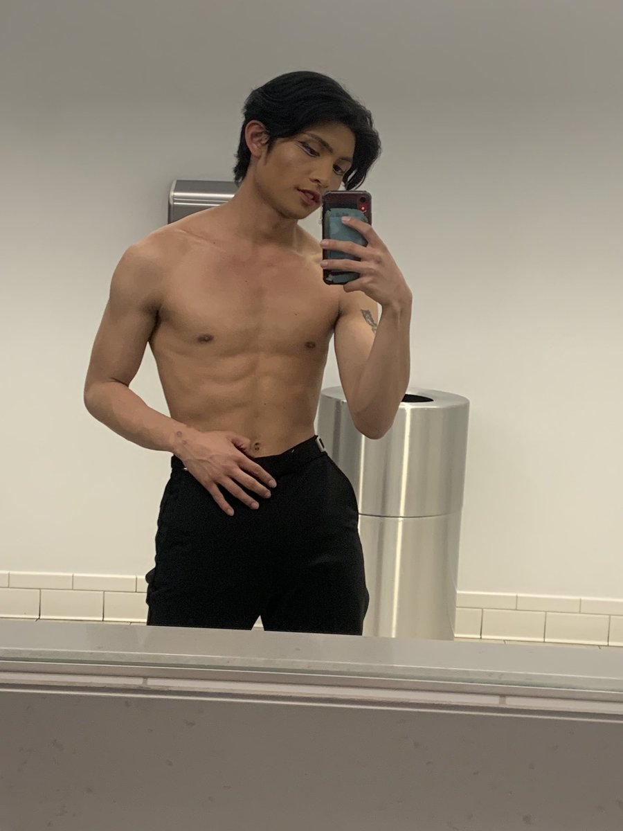 BenjohnMagcalas's tweet photo. Ehhh, I’m just living I guess 😭😂😳 https://t.co/qxneErvxN2