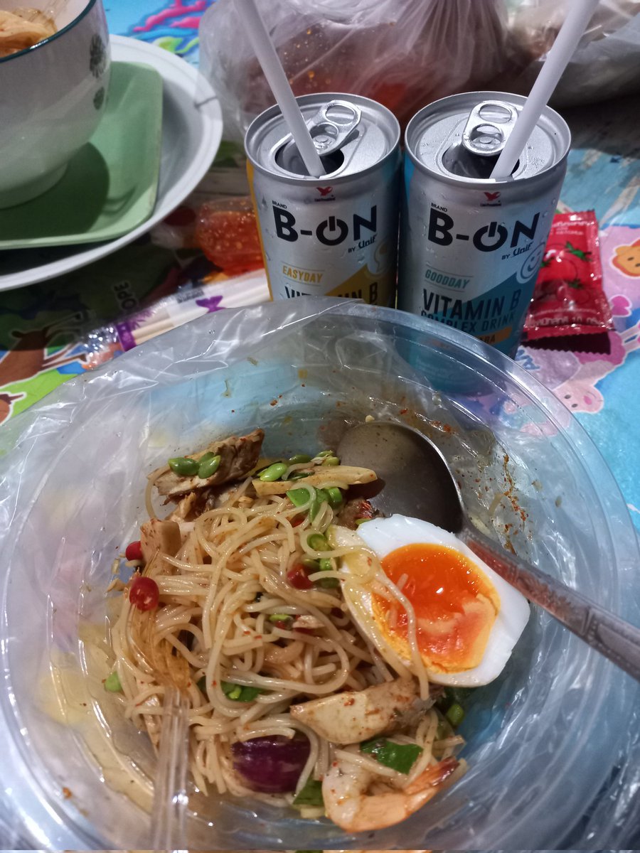 Kampuiizsn's tweet photo. BE-ON กับยำขนมจีนจ้าา ได้อยู่ 🤣
B-ON by Unif
#ItsTimeToBeOnGOODDAY
#ItsTimetoBeOn
#เป๊กผลิตโชค
#PeckPaLitChoke https://t.co/4meut5unqA