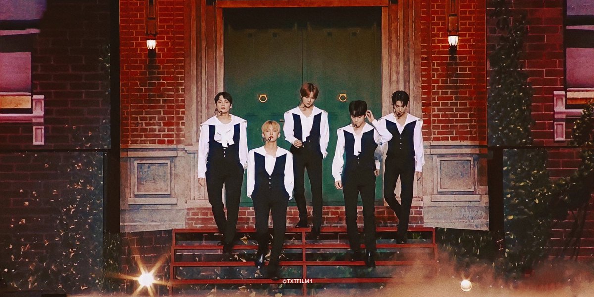 TXTFILM2's tweet photo. 🎞  #MOA_X_TOGETHER @TXT_members 

#TXT #TOMORROW_X_TOGETHER #투모로우바이투게더 https://t.co/oGDgLXRdKw