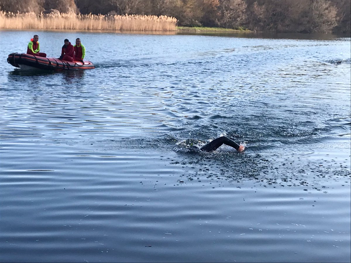 PhilippeCanivet's tweet photo. Ce matin c'est encadrement des tests d'entrée à la formation #Sauveteurs #Aquatiques des #Pompiers13 https://t.co/gOjhXku76u