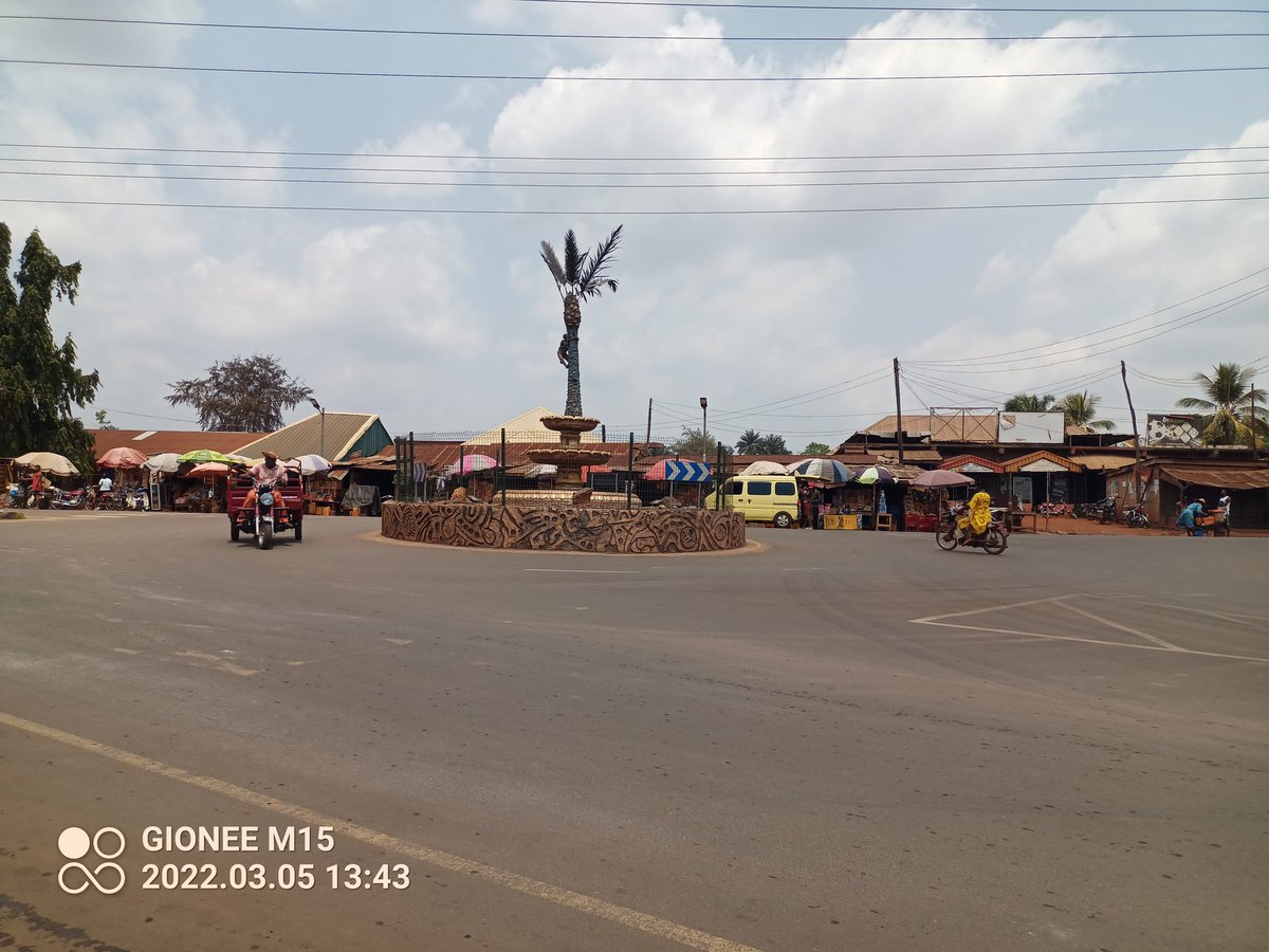 Cinyforum's tweet photo. What made a much populated and business striving LG like #igboezenorth unfit for banks? @fidelitybankplc @UBAGroup @Sterling_Bankng @ecobank_nigeria @FirstBankngr @gtbank @myaccessbank @GovUgwuanyiNews @HouseNGR @channelstv @MobilePunch @vanguardngrnews https://t.co/UCcjoAsxrU