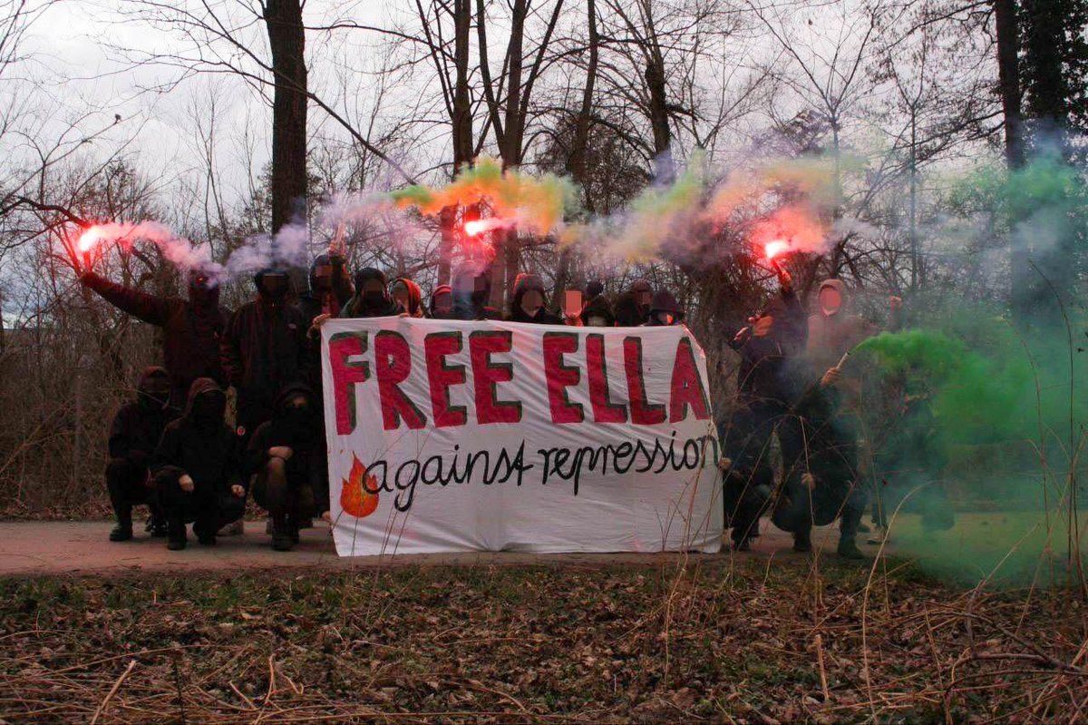 Seit Donnerstag befindet sich Ella im Hungerstreik. Der Hintergrund: Obwohl sie bewiesenermaßen unschuldig ist, wurde sie immer noch nicht aus der Haft entlassen!

Das ist zu diesen Zeiten absurder denn je. Ella muss sofort freigelassen werden!

#FreeElla #Ellawearewithyou