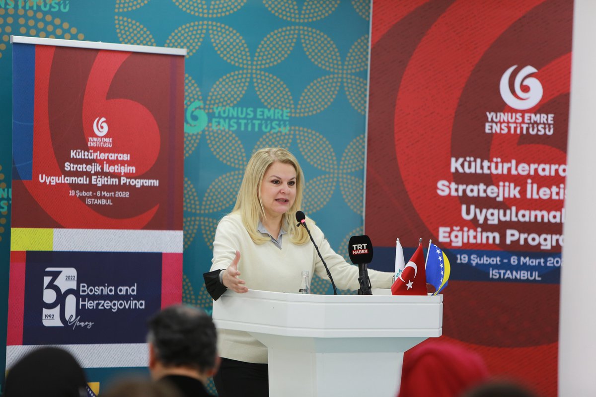 kdaorgtr's tweet photo. Sn. Prof. Dr. @DenizUlke "Uluslararası İlişkilerde Güç Kavramı ve Kullanımı: Yumuşak Güç Eksenli Bakış" başlıklı konuşmasını gerçekleştirdi. #Bosnia #LoveBosnia #PublicDiplomacy https://t.co/ouGLZq27ii