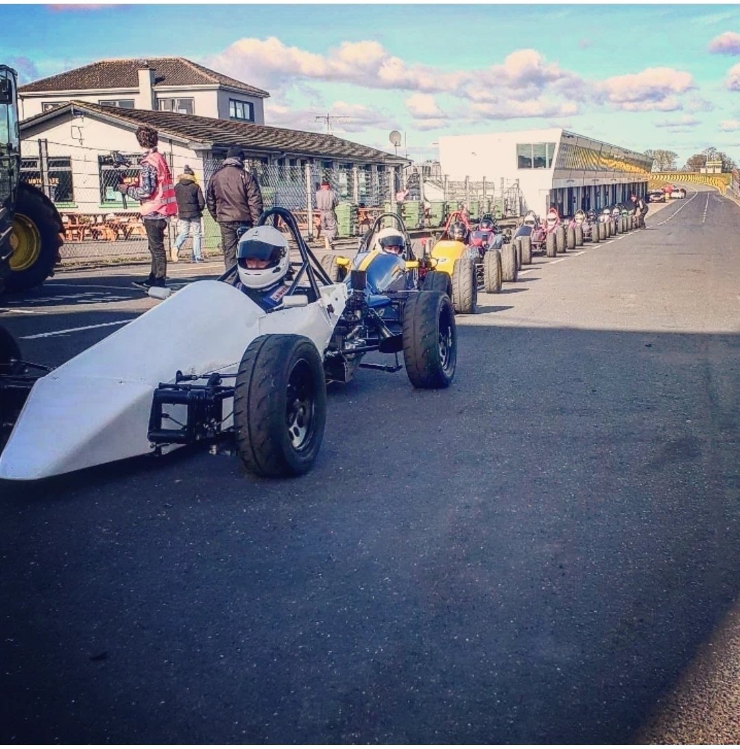 FormulaVeeIrl's tweet photo. It is a beautiful day here in Mondello Park, and what a beautiful line-up of Vees to match π
It feels SO GOOD to be back, getting behind the wheel & getting laps in, chatting to everyone, meeting new drivers, and having the craic!
We love to see it π₯°
#formulaveeirl #testday https://t.co/prV1vQFdIp