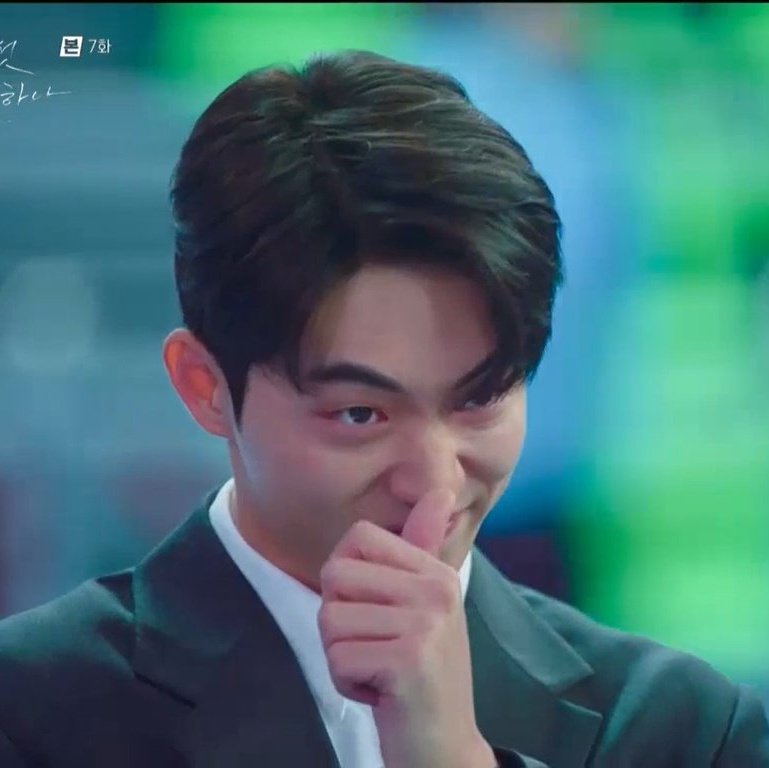 snehilarious's tweet photo. If I don't have someone like him getting emotional over my success and rooting for my wins , then what's the point???
#TwentyFiveTwentyOneEp7
#TwentyFiveTwentyOne https://t.co/xtV4FMtO7n