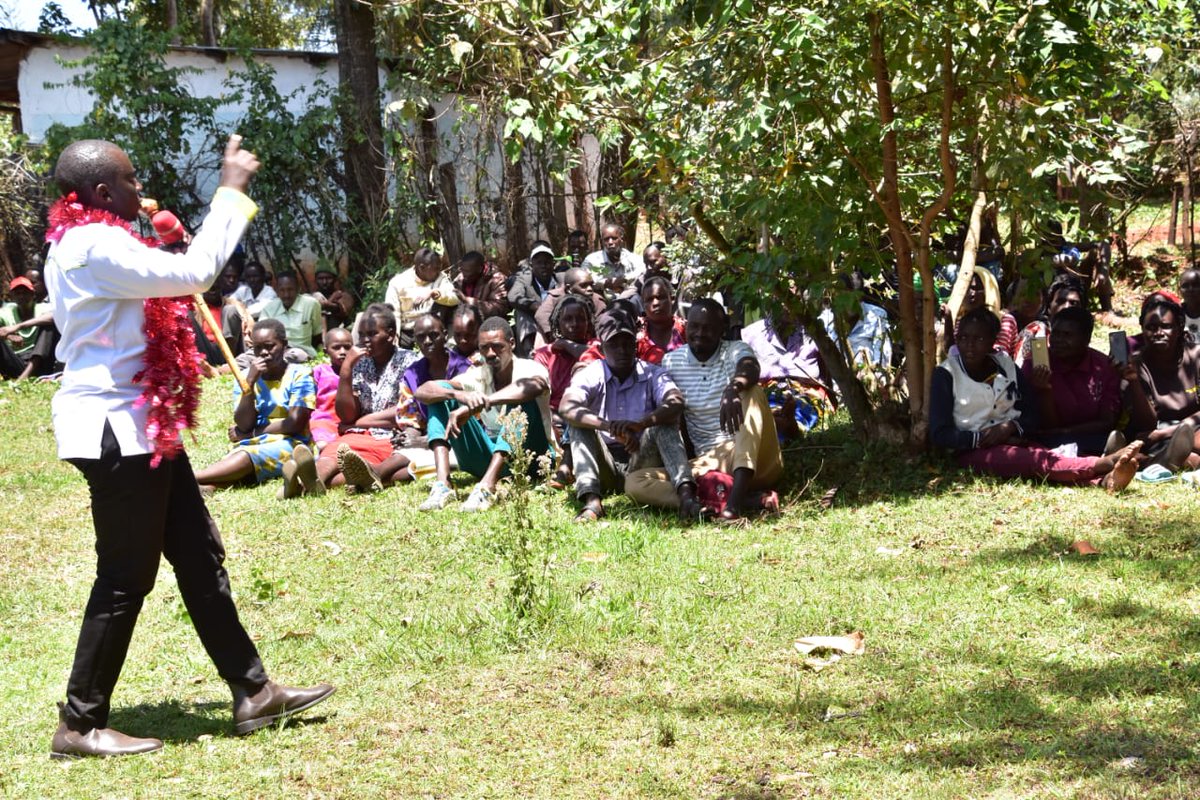 TruthPatrol254's tweet photo. Hon Speaker Joshua Kiptoo @kiptoojoshua8 addressing  residents of Cheirot trading centre in an interactive meeting. Kaptel/ Kamoiywo ward, Chesumei subcounty

#Fixnandi
#NandiKwanza
Naet ak Imanda https://t.co/C5oPUdr4pO