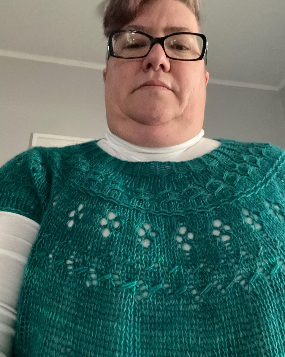 ShaeNaeFuentes's tweet photo. I finished a third item in the past two weeks. Say hello to my #ranunculussweater by #midorihirosedesigns knit in #manosdeuruguay Fino and #langyarn_official Cashmere Dreams. Size 4 with aggressive blocking. I am in love with it. https://t.co/8n9ujv9GpZ
