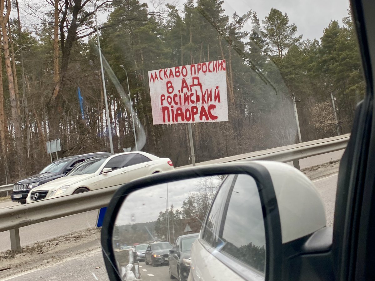 ChristopherJM's tweet image. A few Ukrainian billboards south of Kyiv today: 

“Welcome to hell, you Russian motherfuckers.”

“Russian occupant, want to live? Give me your best Ukrainian trident.” 

“Those who come at us with a sword will die by a sword.”