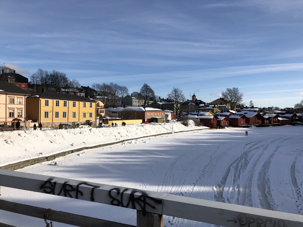 TiinaGronqvist's tweet photo. Iloa ja valoa Porvoon mitalla #jäälläporvoonjoella #viikonlopunretki #auringossa 😎🌞🌻 https://t.co/JzOikOPrMr