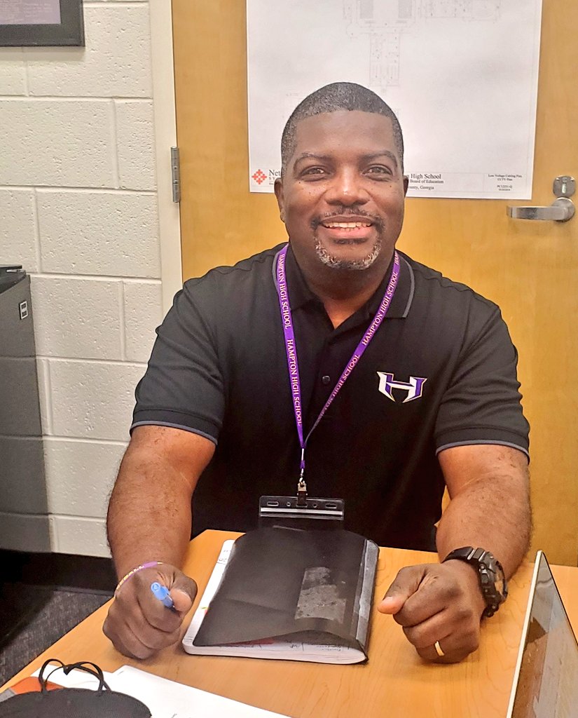 CynthiaMcCray19's tweet photo. I spent Friday in the Hampton Cluster collaborating w/ several amazing leaders. The newest leaders, Mr. Quinton Ward, Principal HHS #MODEL2023 and Dr. Danielle Barnes, Asst Prin.-HMS. #APIP2023 are 15 days in and making an impact. @HHS_HCS @HMS_HCS @TermerionMLakes @MASuddeth https://t.co/Wdgf6MMFa9