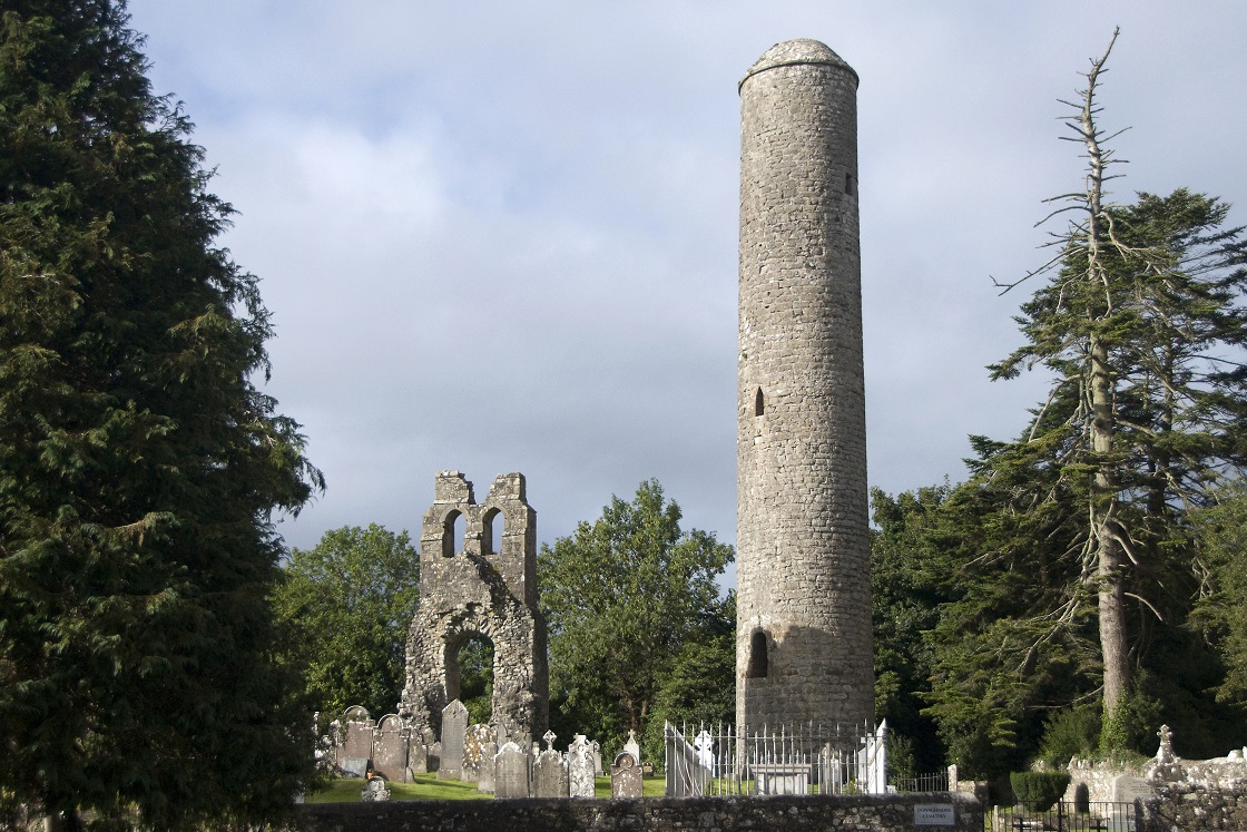 DiscoverBoyneV's tweet photo. Built in the 9th or 10th century, Donaghmore round tower reaches over the landscape of the Boyne Valley outside Navan. 
Another piece of history waiting to be explored on your next trip to the Boyne Valley- find out more here on our website: https://t.co/gBv0k8uTw9 https://t.co/ofj1x8B894