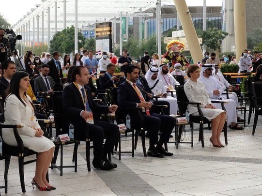 En este #DRNationalDay de #Expo2020 #Dubái, la vicepresidenta de la República Dominicana, #RaquelPeña, preside la ceremonia oficial que da apertura a los actos dedicados a nuestro país. La acompaña el Jeque #NahyanBinMubarakAlNahyan, Ministro de Tolerancia y Convivencia.