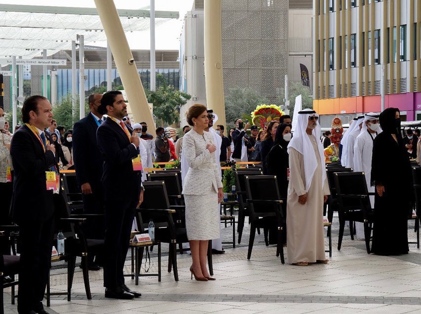 ExpodubaiRD's tweet photo. En este #DRNationalDay de #Expo2020 #Dubái, la vicepresidenta de la República Dominicana, #RaquelPeña, preside la ceremonia oficial que da apertura a los actos dedicados a nuestro país. La acompaña el Jeque #NahyanBinMubarakAlNahyan, Ministro de Tolerancia y Convivencia. https://t.co/8irSzKuD25