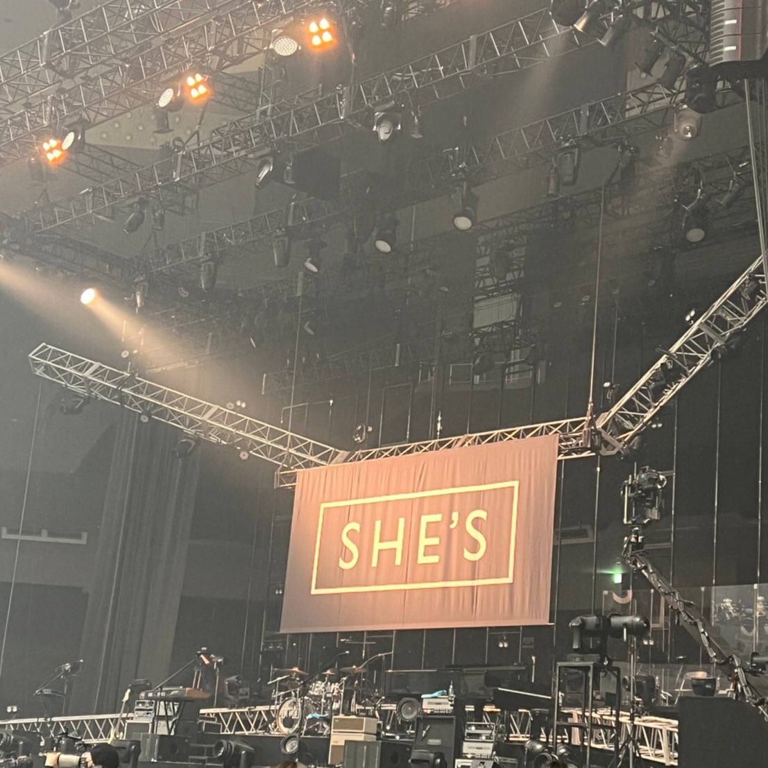 ow0i0wo's tweet photo. 2022.02.24
SHE'S in 武道館

"音楽が大好き同士の仲間、

そんなあったかい関係でいよう"
ㅤㅤ
ㅤㅤ https://t.co/L8K9muAigu
