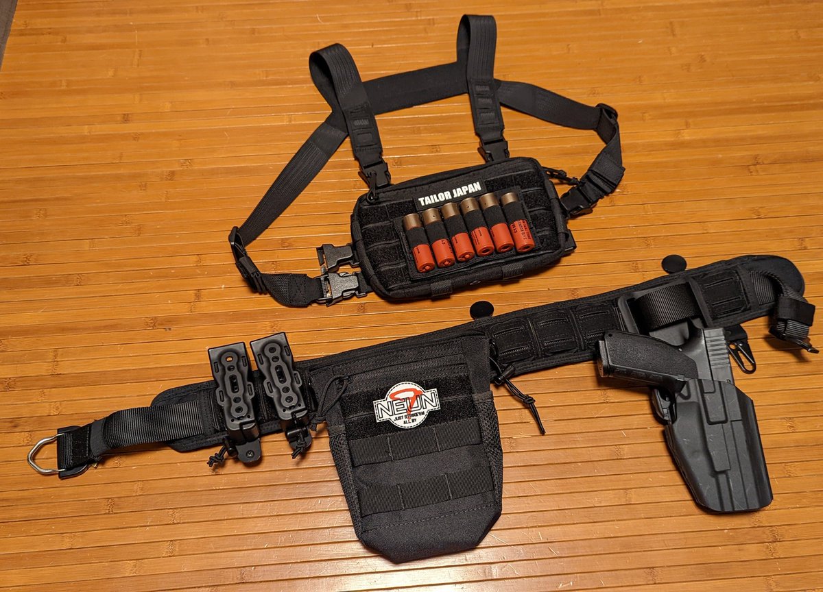 kld516's tweet photo. 地味な軍拡。
ショットガン運用のために #TAYLORJAPAN の #マイクロチェストリグ を導入!
ハンドガンだけのファーストラインを合わせて、RED LEAVESさんのフィールドでのプレイをイメージした装備です。
何気に装備に占めるTAYLORJAPAN率が高くなってきてるなぁ
#サバゲー #軍拡 https://t.co/RAfvWQJRgi