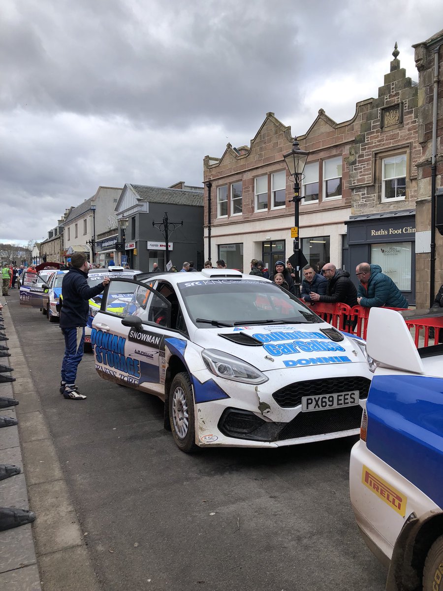 shohearach's tweet photo. So good to see the #Snowman rally back in #Dingwall #flyingfinish https://t.co/H9G5FnXJlw