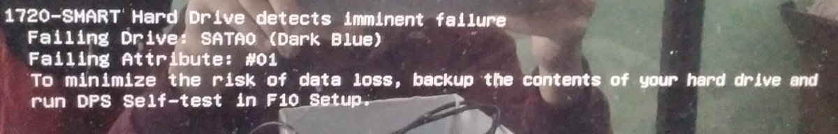 MBakeros's tweet image. #PcProblem
What shall I do pls i don't wanna loose all my work and I can't backup my content because I don't have another hard drive