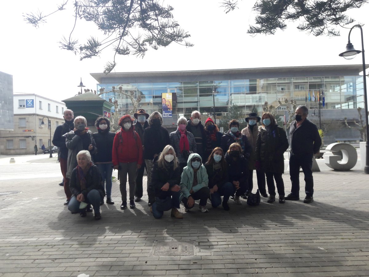 ailladosratos's tweet photo. Hoxe  tivemos a ruta guiada "Historia das mulleres de Cangas" coñecendo a historia das canguesas e colectivos que merecen ser postos en valor polo seu labor cara unha sociedade máis xusta e igualitaria. 

Grazas aos asistentes polas súas aportacións, asistencia e xenerosidade. https://t.co/jFO6FYbtbQ