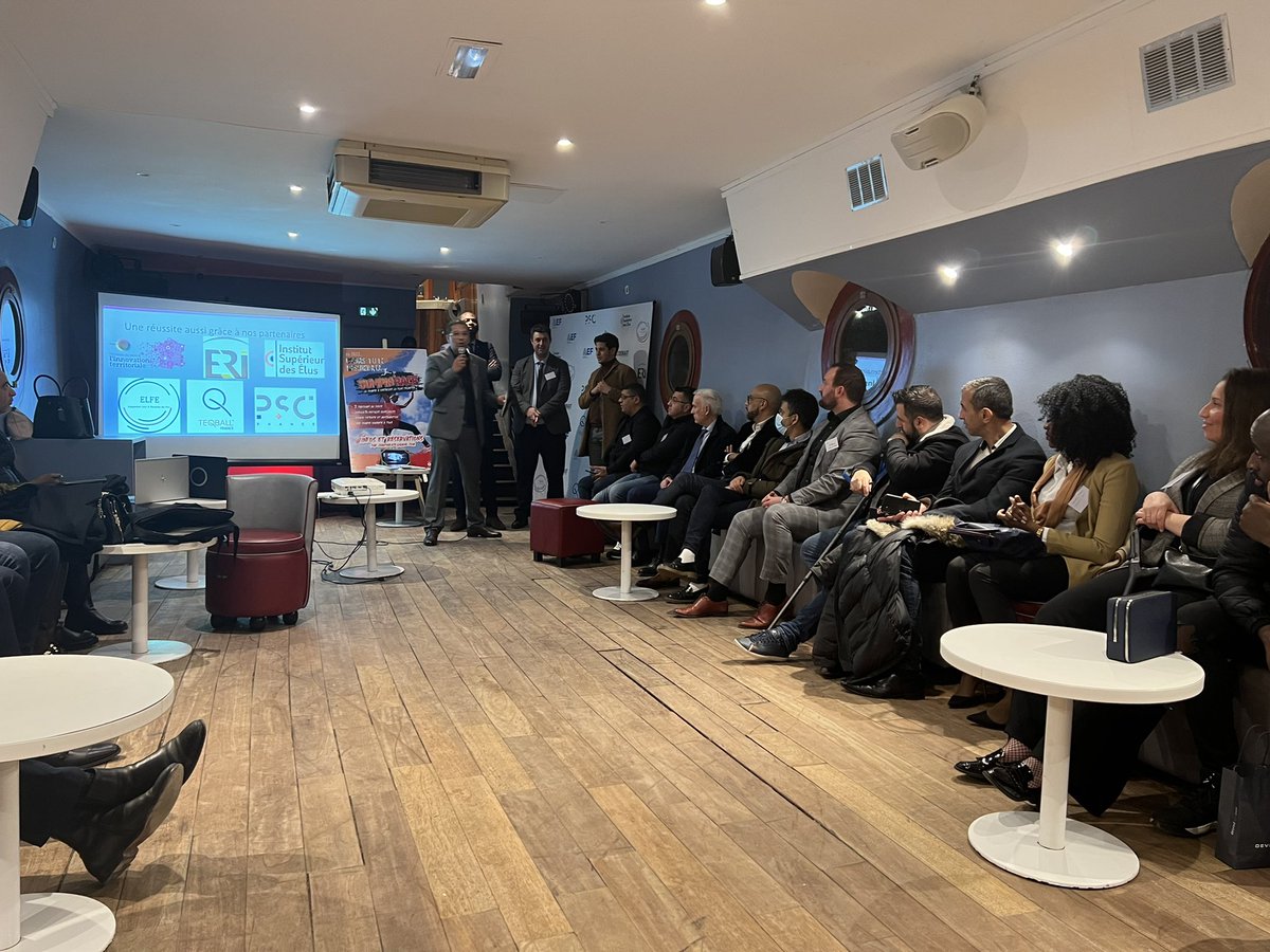 Hier, je représentais <a href="/Femmes_Dem/">Femmes Démocrates</a> à la soirée du lancement de l’<a href="/Elus_France/">Association des Élus de France</a>
Un réseau d’élus engagés et motivés au service des citoyens. 
Beaucoup d’élus nous ont félicitées: Femmes démocrates, femmes engagées ✌️💪🧡. Merci @Ettazaoui27 <a href="/yanis_khalifa/">Yanis KHALIFA - #Elbeuf</a> <a href="/BSirsalane/">Bouchra Sirsalane</a> @EmmanuelMikael