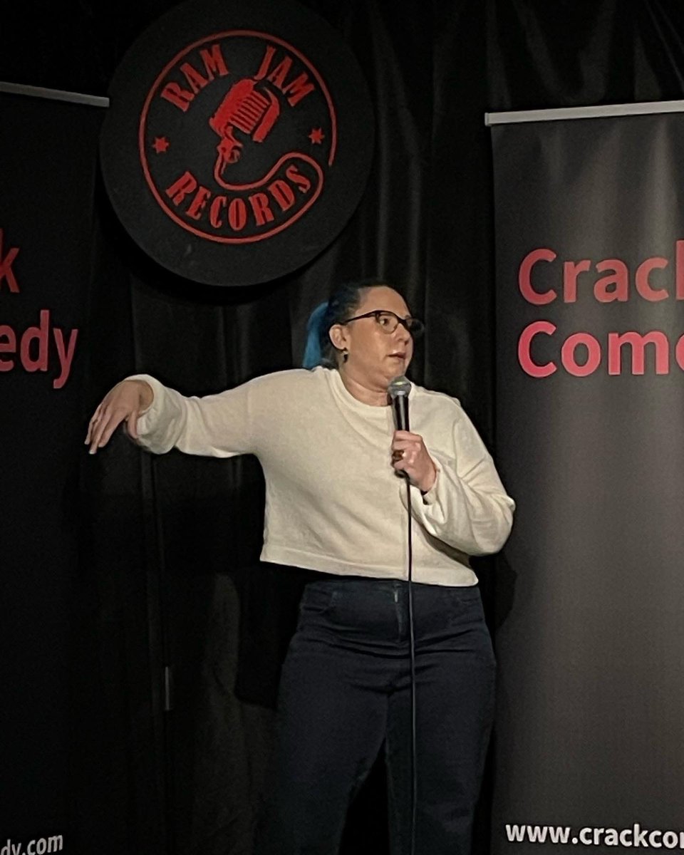 Ramjamrecords's tweet photo. Last night with a sold out crowd @crackcomedy with @ajamesbran @abigoliah @funnystorey & #RusselHicks.
Buy your Friday night tix now: https://t.co/n3OOrkqxTE
#ramjamrecords #comedy #standup #sellout #fridays https://t.co/hnRbI3UrCL