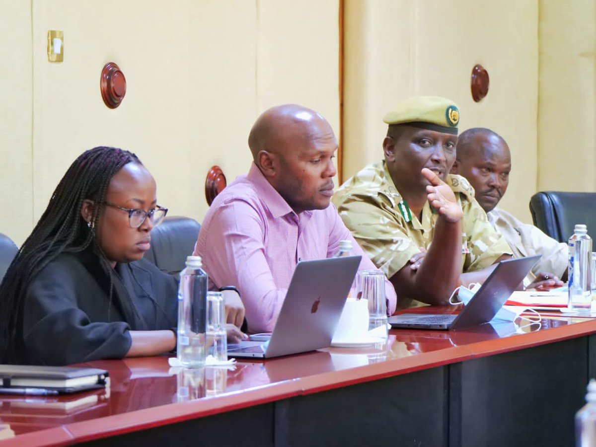 Today morning, I hosted a delegation from Qatar's Ministry of Environment and Climate Change at @kwskenya Head Quarters, Langata.

We discussed on sustainable wildlife conservation & ecosystem management.

#ZuruKenyaParks #RecoverKeySpecies