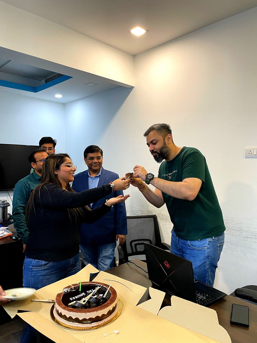 ShopperLLP's tweet photo. On the occasion of Employee Appreciation Day, we would like to express our heartfelt gratitude to all of the employees who have always stood by the company.👏😄
"Employee Appreciation Day celebration."
#shoppertainment #upflock #partytime #teamup #Celebration https://t.co/7yqXDukzEh