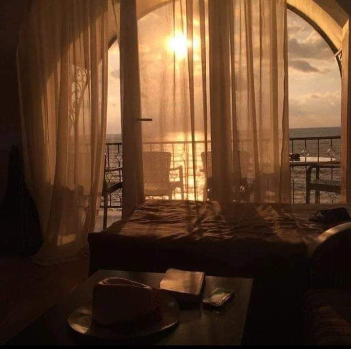 AhsanSipra_'s tweet photo. When you think you have nothing left you still have the moon, Sunsets, Your favorite music, paper to write on, warm clothes, new starts and your cute self♥️ #Value_Yourself https://t.co/LoiqlwdYA2