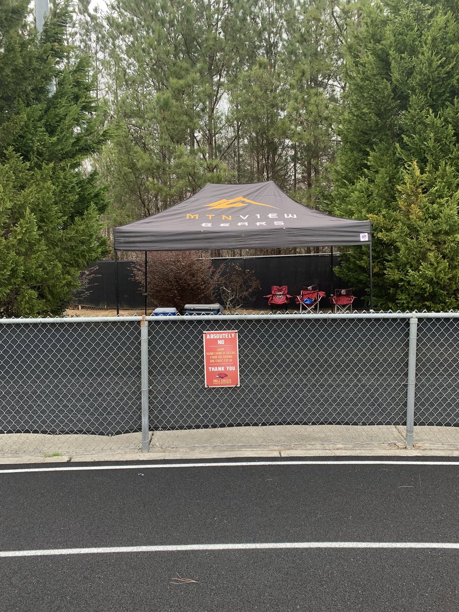 bill_boroff's tweet photo. The Old Bull is up early this morning @MvhsTrackTEAM . Best spot at Mill Creek for the #jerryarnoldchallenge !
#runbearsrun https://t.co/6ETzuxBNEL