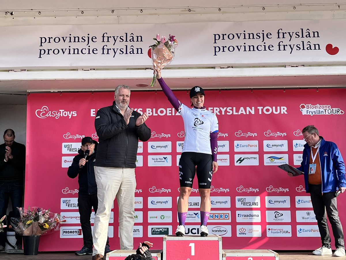 BloeizoneFrTour's tweet photo. The total results of stage 3 Drachten-Drachten 🛣137 km.
🥇 @BarbieriRachele @LivRacingXstra 
🥈 Martina Fidanza @ceratizit_wnt 
🥉 Elodie le Bail St Michel Auber 93
4 @BarnesAlice @WMNcycling 
5 Katrijn De Clercq @Lotto_Soudal 
#BFT22 https://t.co/RXrC2OjUnU