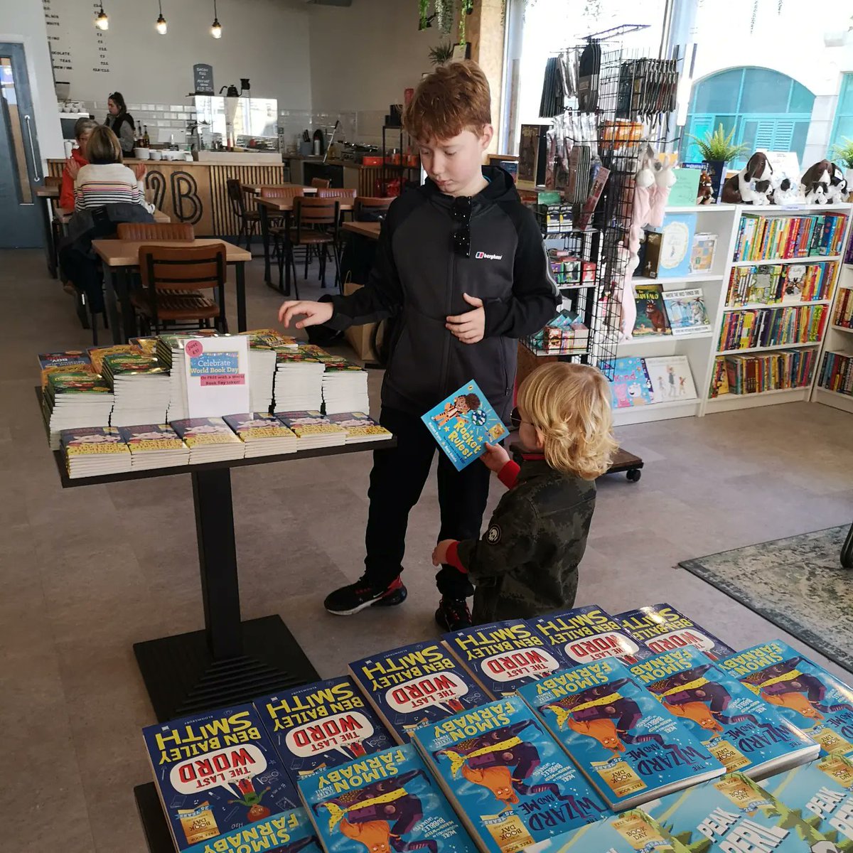 MrsNLaughton's tweet photo. Lovely bookshop breakfast date  with the aunties this morning to use our #WorldBookDay vouchers &amp; spend some pocket money 📖😍 @StHBookStop https://t.co/rz8eU6lJk0
