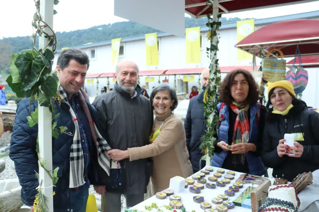 adalarbld's tweet photo. MİMOFEST Başladı🌾
Bugün ve yarın Büyükada'da devam edecek mimoza festivali programında, Adalıların el emeği mimoza ürünleri standları, atölyeler, oturum ve konferanslar yer alıyor.
https://t.co/lTFWMQKAWr https://t.co/JZIZJTFs3P