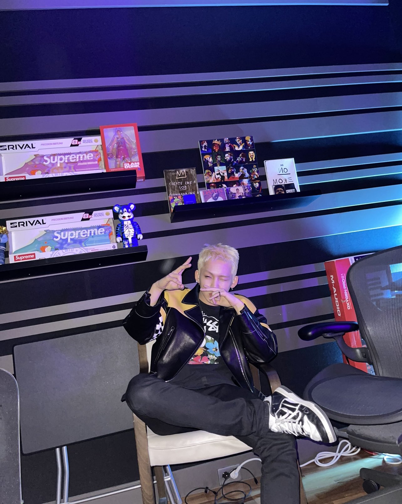 FNFu8rqVEAMLtnw?format=jpg&name=large