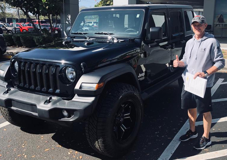 DimmittChevy's tweet photo. 😀 👍 Jonathan Gordy is giving the #ThumbsUp after taking delivery of this incredible 2019 #Jeep #Wrangler he picked up from Joseph Choueifati at #DimmittChevrolet. Thank you, congratulations and welcome to the #DimmittFam! #JeepWrangler #ItsAJeepThing #FloridaCar https://t.co/5URJJsi6SJ