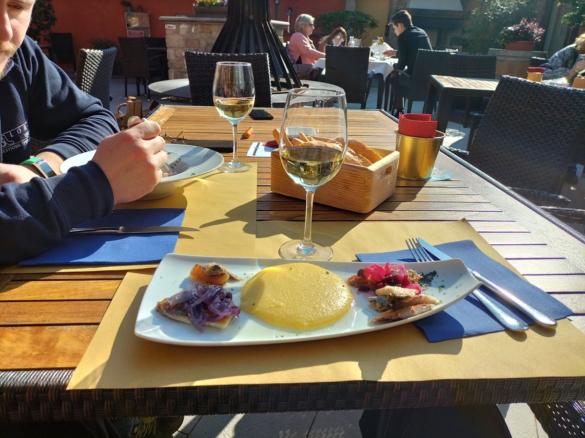 IlCinis's tweet photo. Aperitiviamo a tema quaresima #aringa #buonappeTito https://t.co/TmgUdgmIus