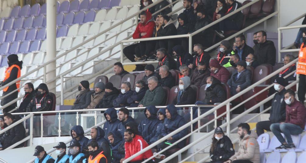 igdirFK's tweet photo. Başkanımız Cantürk Alagöz, Yomra Spor - Alagöz Holding Iğdır FK maçını tribünden takip etti.

#BirlikteYükseleceğiz
#GüneşIğdırdanDoğar
#IğdırFK #AlagözHoldingIğdırFK
#Iğdırspor #Iğdır #Futbol https://t.co/CA04ifAYWp