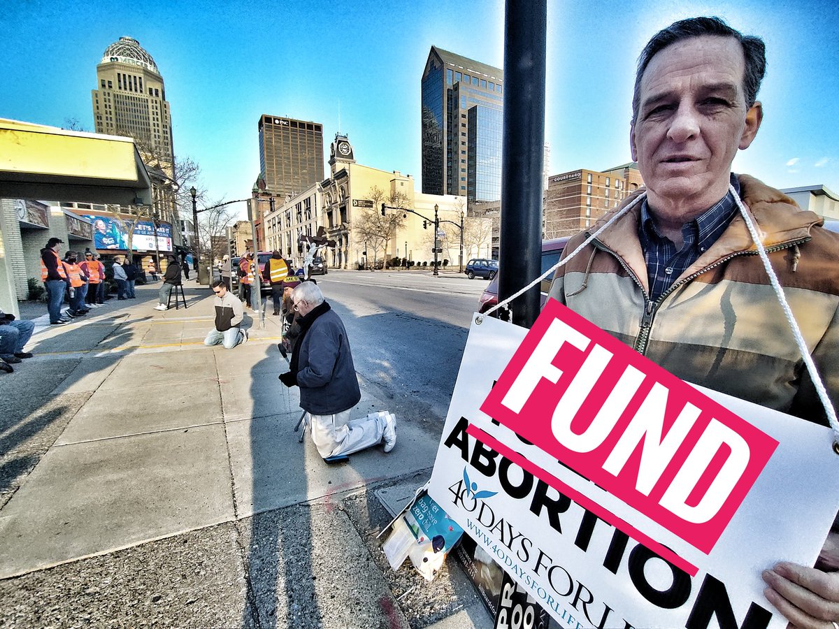 Today's first #Fthon22 #AntisAntics brought to you by Mike! #FundAbortions w/<a href="/KyHealthJustice/">KHJN</a> fund.nnaf.org/KYABO
<a href="/LouSafetyZone/">Louisville Safety Zone</a> <a href="/LouClinicEscort/">LvilleClinicEscorts</a>