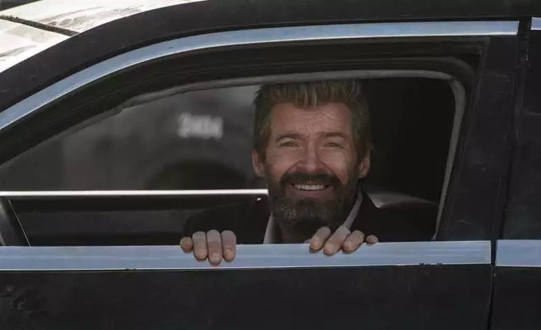 temapico's tweet photo. Cuando intentas escuchar lo que te dice el mecánico de la ITV desde el foso. https://t.co/1pvEj56Vtd
