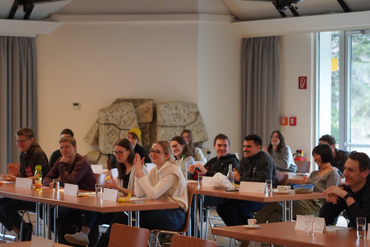 wipolakademie's tweet photo. Wir starten - in Präsenz!! - ins #Sommersemester und freuen uns auf ein spannendes Wochenende in #Hirschwang! Mit dabei unsere Wipolis und ziemlich coole Vortragende 🦫 https://t.co/LcY2sDEIcI
