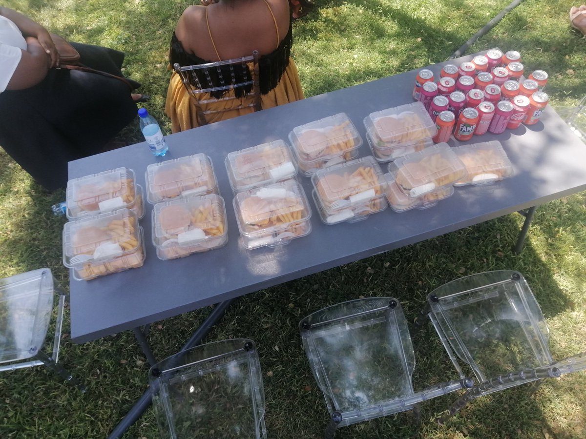 BurgersTarven's tweet photo. As always Sharing is caring🤗🥰
Batho Nleya🤩 chose to uplift, teach and inspire others for her birthday celebration🎉 . We are proud to have served them 🍔 🍟.

Remember to be kind☺️. https://t.co/8ZMvSM8m7H