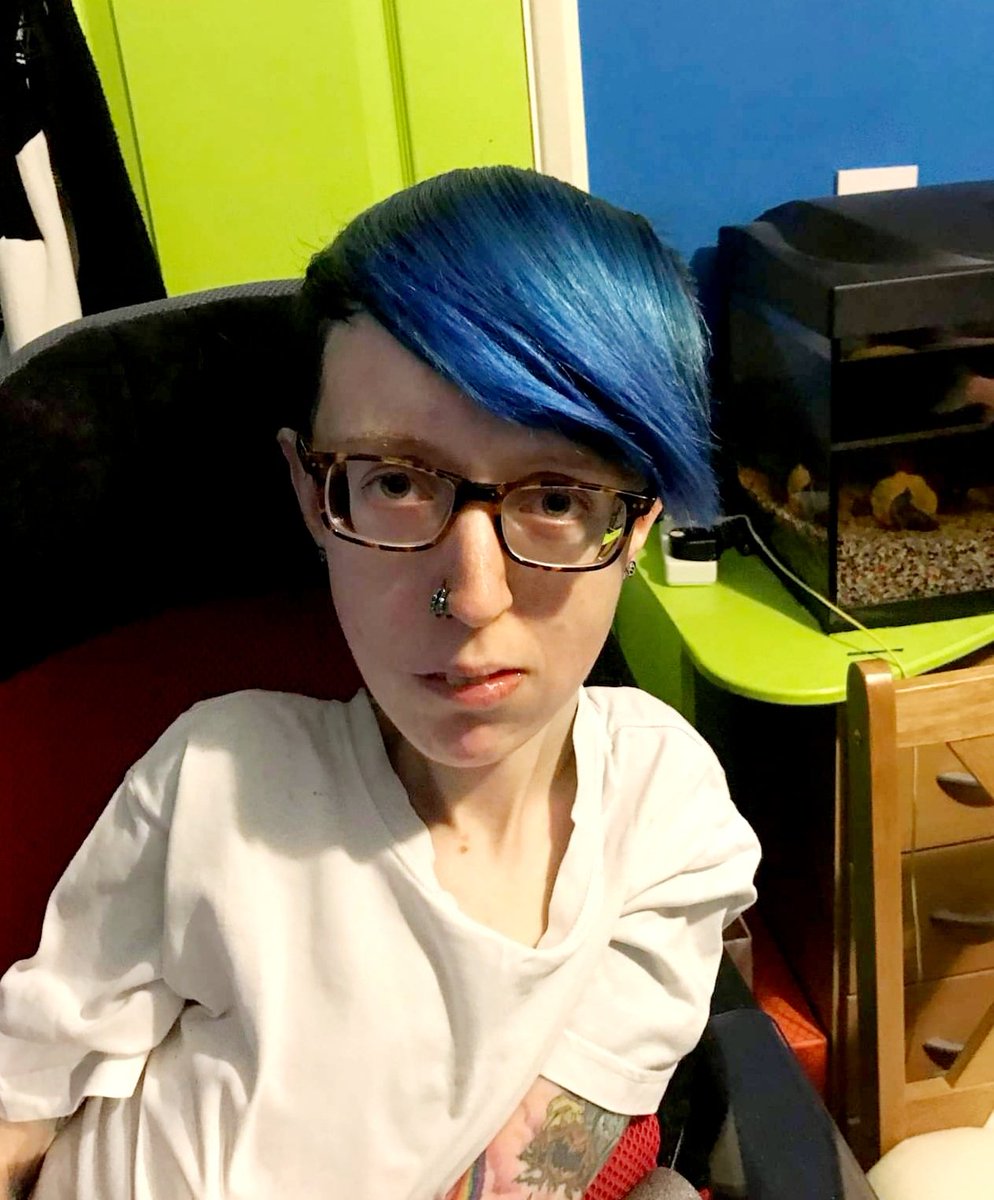 MysticSoulQueen's tweet photo. As you may have noticed from videos and previous photos my hair was in desperate need of a change then here comes mother to the rescue😊😂 what do you think guys does it look better🖤💙 #girlgamer #gamer #youtuber #colourhair #tattoos #tattoogamer #streamer #Twitch https://t.co/hIIinjBNP1